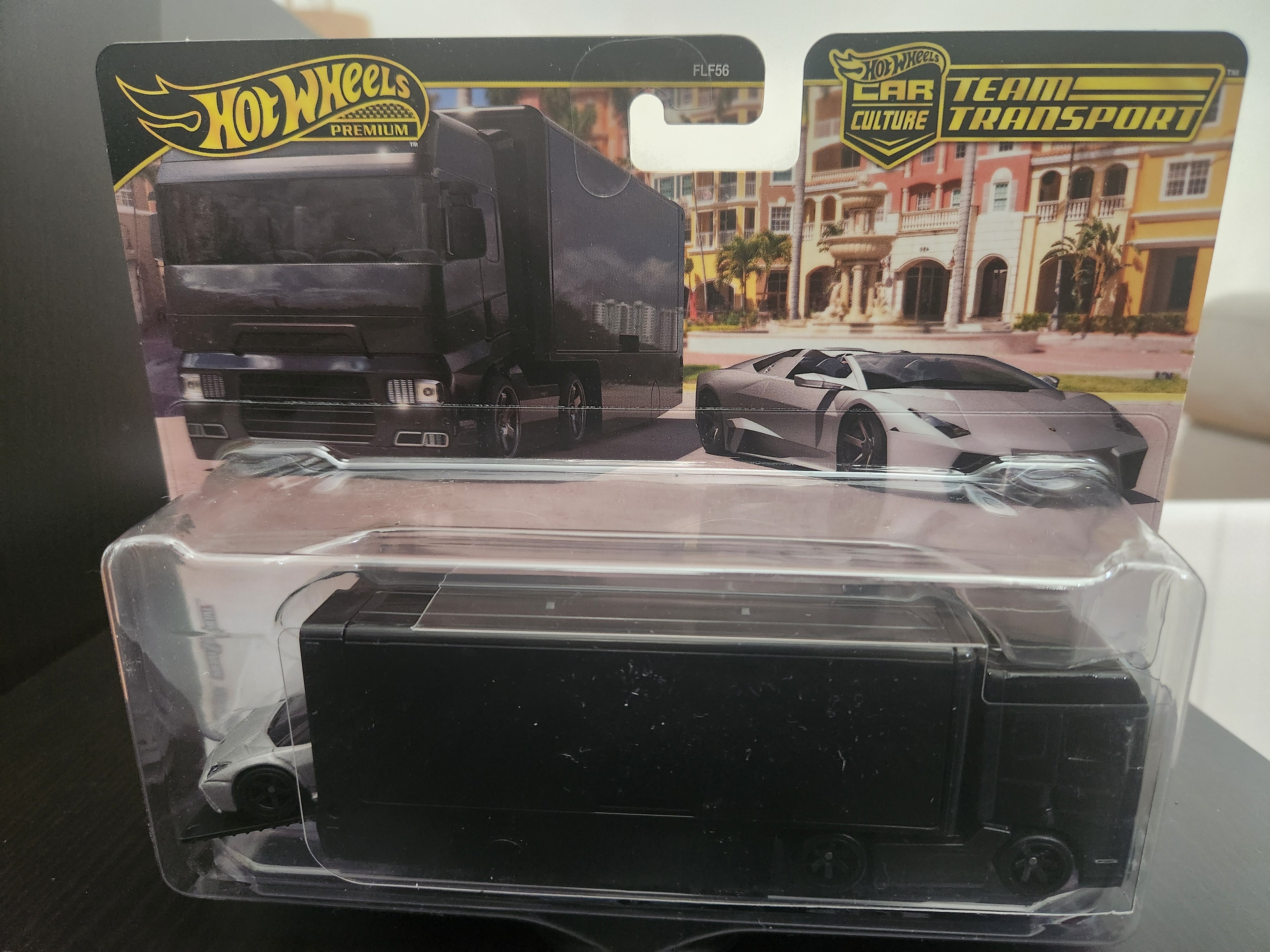 Hotwheels Team Transport Lamborghini Revention Roadster